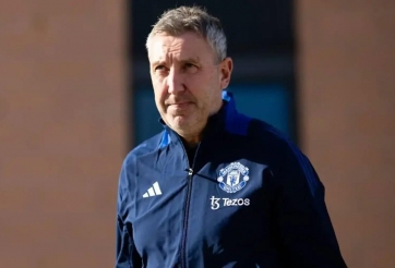 Sếp lớn can thiệp phút chót, sao MU phải trở về từ sân bay