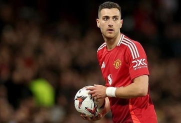 MU tính thay Dalot bằng cầu thủ ném biên hay nhất Ngoại hạng Anh