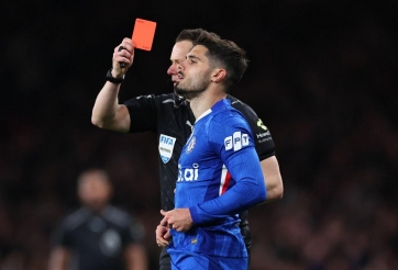 HLV Chelsea nói gì sau khi lại có cầu thủ nhận thẻ đỏ trong trận thua Arsenal?