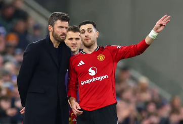 Tin chuyển nhượng 2/4: MU nhắm tiền đạo khét tiếng, đón hậu vệ Barca về Old Trafford