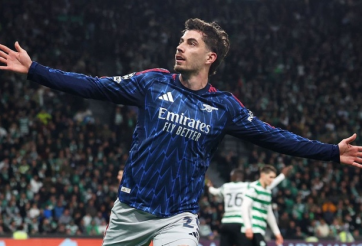 Arsenal thắng nghẹt thở, một nửa Premier League ăn mừng