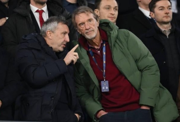 MU từ bỏ một lúc 2 siêu tiền vệ giá 100 triệu Bảng