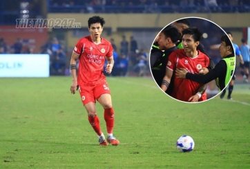 Văn Hậu lên tiếng sau khoảnh khắc rời sân bằng cáng