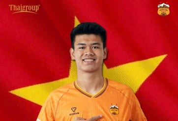 Truyền thông ĐNÁ phát sốt với trung vệ cao gần 2m của Việt Nam