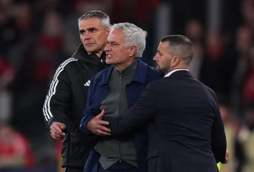 Mourinho trả giá cực đắt khi tái đấu Real Madrid