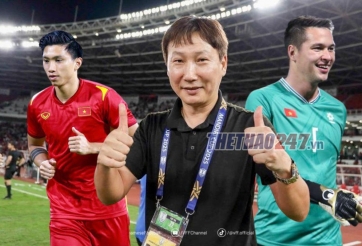 HLV Kim Sang-sik gọi loạt 'gã khổng lồ' lên ĐT Việt Nam đấu Malaysia