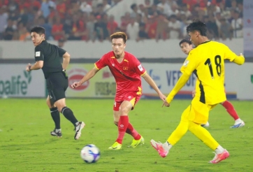 'Nhạc trưởng' ĐT Việt Nam báo tin không thể buồn hơn sau trận Malaysia