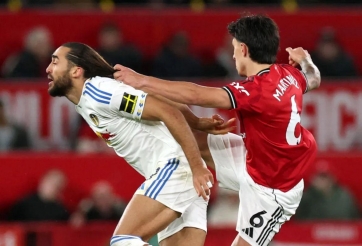 CĐV MU phát hiện chi tiết bất thường trong thẻ đỏ của Martinez