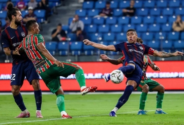 Thắng 14-1, đội bóng Malaysia cân bằng kỷ lục bất bại thế giới