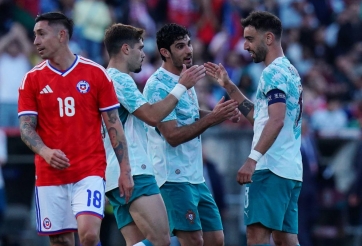 ĐT Bồ Đào Nha khởi động World Cup bằng chiến thắng đầy sóng gió