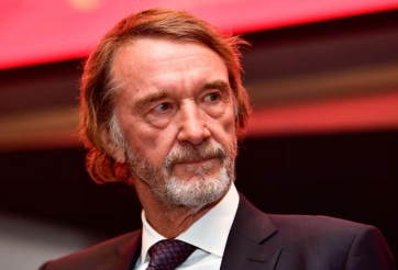 CHÍNH THỨC: Sir Jim Ratcliffe hoàn tất thương vụ đầu tiên hè 2026