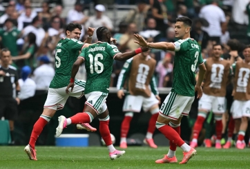 Trực tiếp Mexico 1-0 Nam Phi: Đôi công hấp dẫn