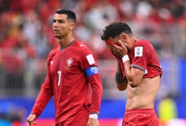 Khoảnh khắc Ronaldo gây tranh cãi dữ dội trước Bruno Fernandes