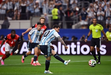 Trực tiếp bóng đá Argentina 0-0 Áo: Messi sút hỏng penalty