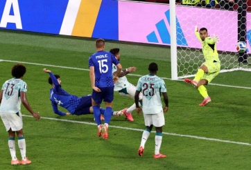VAR gây bão dữ dội sau màn thoát hiểm phút 102 của Bồ Đào Nha