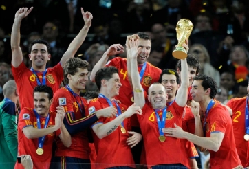 Nhà vô địch thế giới Tây Ban Nha lỡ hẹn chung kết World Cup vì lệnh cấm