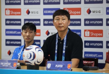 Trực tiếp HLV Kim Sang-sik họp báo trước trận Malaysia - Bán kết AFF Cup 2026