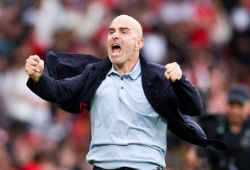 HLV Man City chỉ thẳng ngôi sao MU xứng đáng nhận thẻ đỏ ở derby