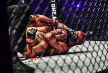 Chấn động ONE X: Tung đòn sát thủ, cựu vương UFC khiến đối thủ 'bất tỉnh' sau 50 giây