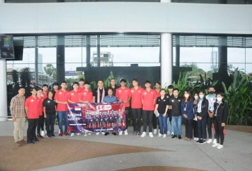 Đội bóng chuyền nam Singapore 'bất ngờ xuất hiện' trên đất Campuchia
