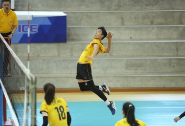 Khủng long bóng chuyền Bích Tuyền 1m88 'tạo địa chấn' trên đất Thái Lan