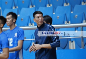 Oanh tạc cơ bóng chuyền Ngô Văn Kiều 'đập bóng lún sàn' ở tuổi 38