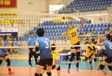 Thanh Thúy và đội bóng chuyền nữ Long An có chiến thắng đầu tiên ở Đại hội