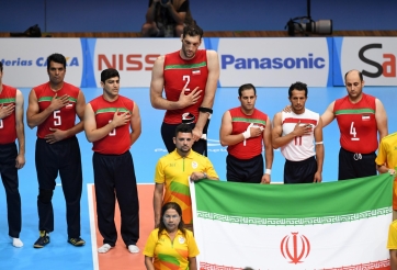 Khổng lồ bóng chuyền cao nhất thế giới 2m46: Chỉ tập gym vẫn giành HCV