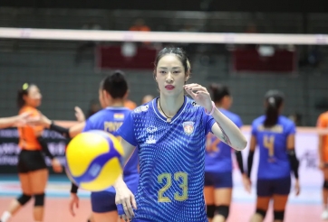 Phụ công bóng chuyền Việt Nam nhận danh hiệu xuất sắc tại Thái Lan