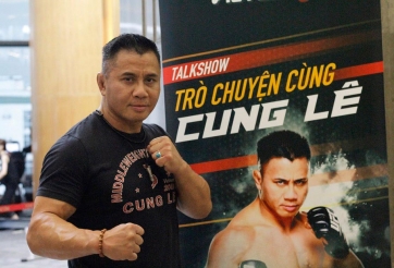 Cung Lê mang theo đai vô địch Strikeforce về thăm Việt Nam