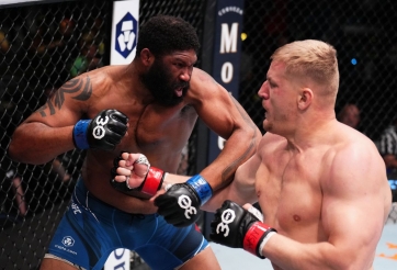 Hạ knock-out Curtis Blaydes, Sergei Pavlovich chờ ngày tranh đai vô địch