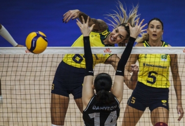 Số 1 bóng chuyền nữ thế giới 'suýt ngã ngựa' trước Hàn Quốc, VĐV dự bị vào giải nguy