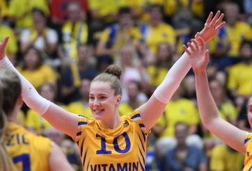 Lội ngược dòng ngoạn mục, bóng chuyền nữ Thụy Điển vào bán kết thế giới