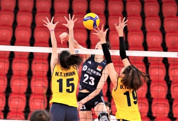 Thua chóng vánh Trung Quốc, tuyển nữ Việt Nam phải tranh HCĐ châu Á