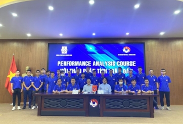 LĐBĐ Hàn Quốc truyền kinh nghiệm cho HLV Việt Nam