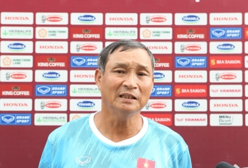 HLV Mai Đức Chung: 'Chúng tôi đang chuẩn bị tốt cho chuyến tập huấn ở Pháp'