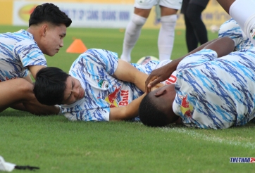 Công Phượng 'ăn hành' từ ngoại binh HAGL