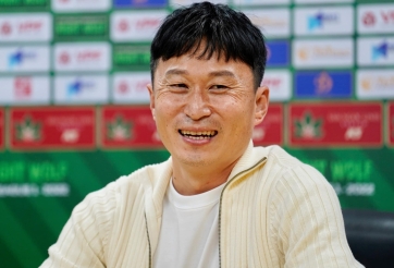 Đi vào lịch sử, HLV Hàn Quốc bất ngờ đường ai nấy đi với đội bầu Hiển