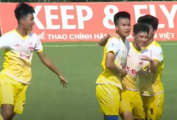 VIDEO: Đàn em Quế Ngọc Hải thắng nhọc ở giải trẻ