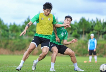 VIDEO: Văn Hậu chuẩn bị ra sao cho trận bán kết gặp HAGL?