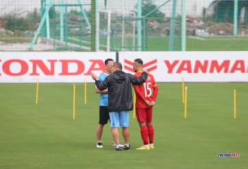 HLV Park Hang Seo gặp riêng người hùng AFF Cup 2018