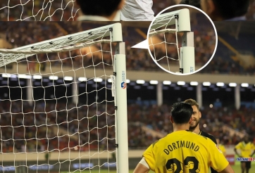 Borussia Dortmund phản ứng bất ngờ trước sự cố hy hữu hỏng khung thành