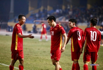 VIDEO: Bàn thắng của Văn Quyết giúp Việt Nam có chiến thắng may mắn