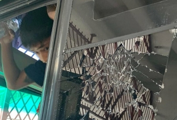 VIDEO: CĐV Indonesia tấn công xe chở ĐT Thái Lan