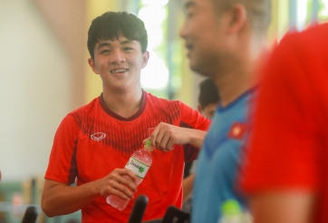 Tài năng HAGL lọt vào 'mắt xanh' của HLV Troussier xuống tập cùng đội sinh viên