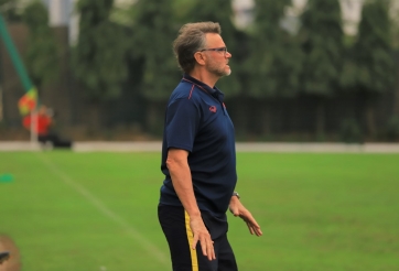 Xuất hiện vướng mắc trong đàm phán giữa HLV Troussier với VFF