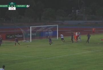 VIDEO: Cầu thủ Thái Lan nhận án phạt cực nặng vì hành động không thể chấp nhận nổi