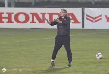 Sắp triệu tập cầu thủ U20 Việt Nam, HLV Philippe Troussier nói rõ 1 điều với các học trò