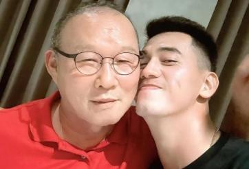 Trò cưng của thầy Park nhận xét về HLV Troussier