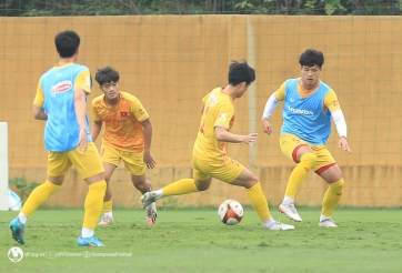 Một nhóm U23 Việt Nam đến Qatar muộn so với đồng đội